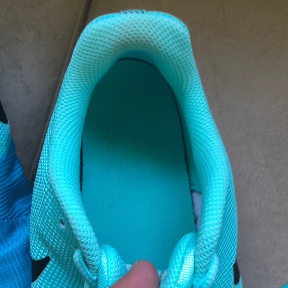 Sneakers - Picture 3 of 5